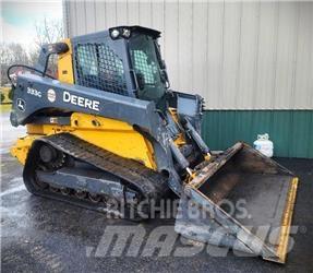 John Deere 333 G Smykem řízené nakladače