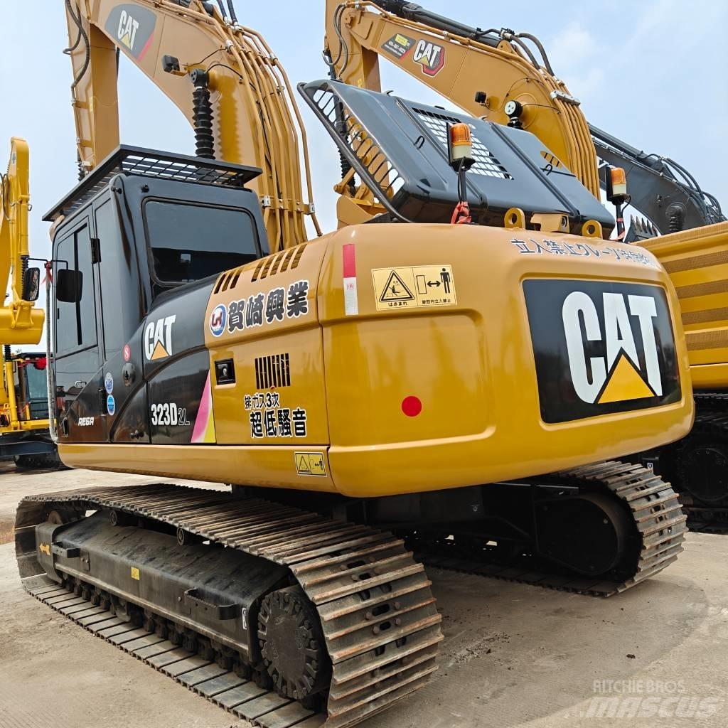 CAT 323 D L Pásová rýpadla
