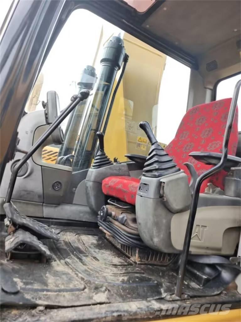 CAT 323 GC Pásová rýpadla