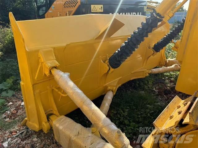 Komatsu D 85 Pásové dozery