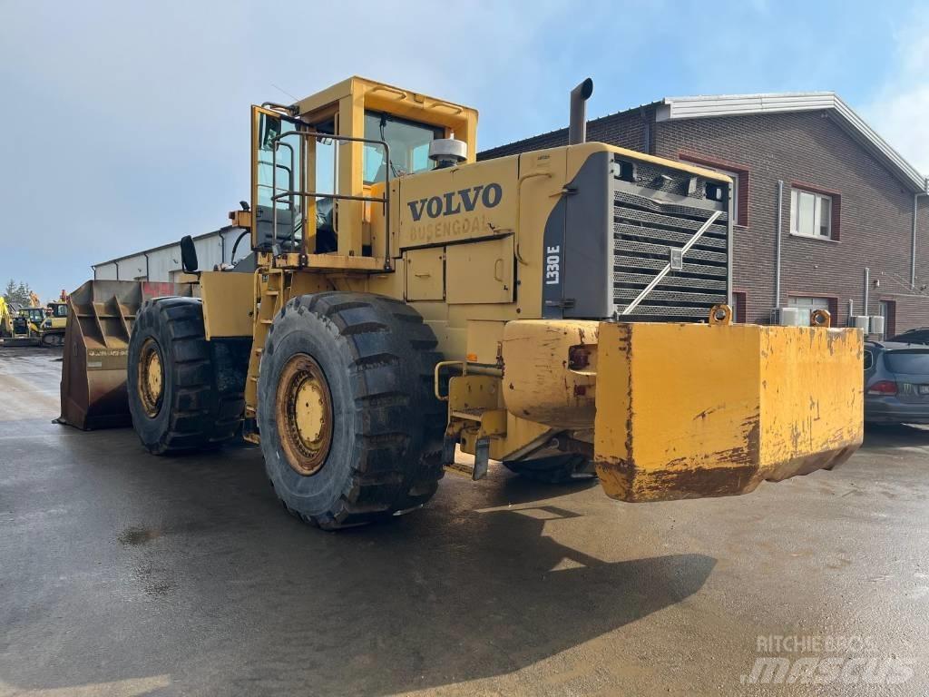 Volvo L 330 E Kolové nakladače