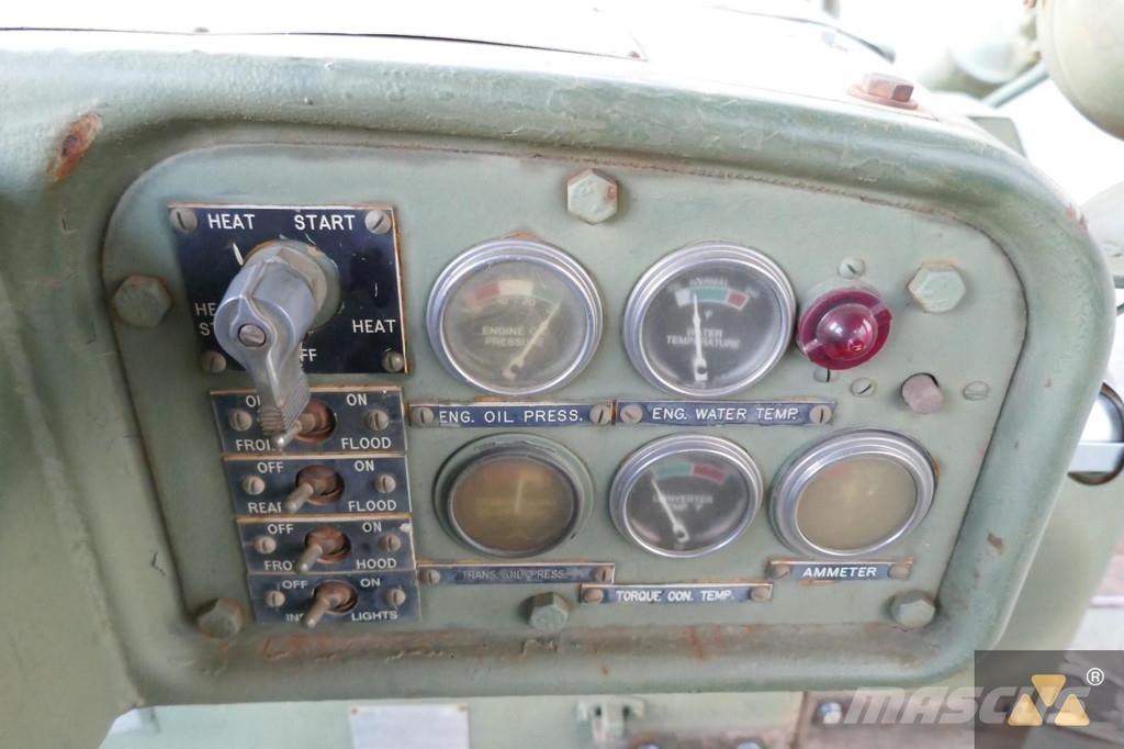 CAT D7F Ex-army Pásové dozery