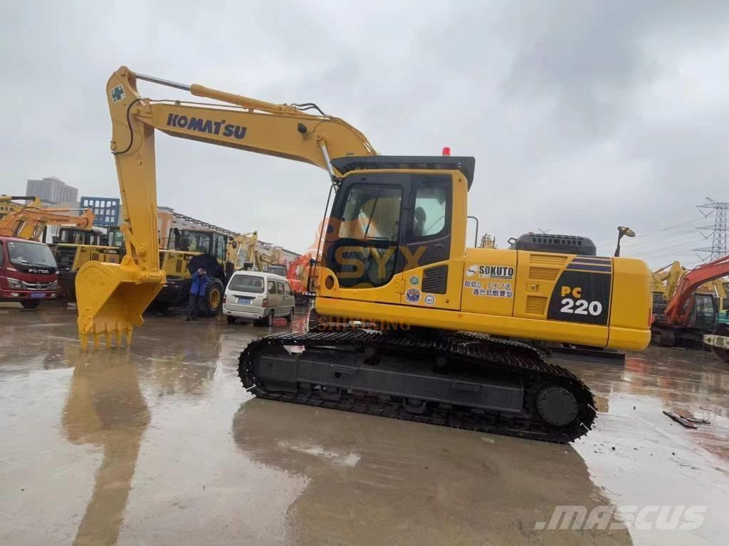 Komatsu PC 220-8 Pásová rýpadla