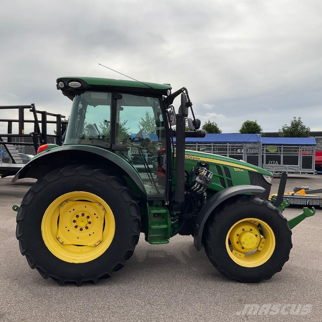 John Deere 5125R Traktory