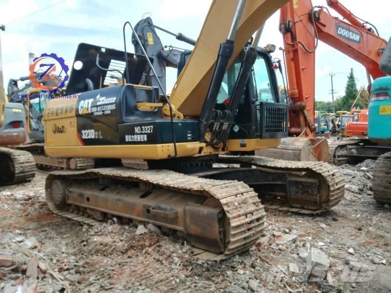 CAT 323 D L Pásová rýpadla