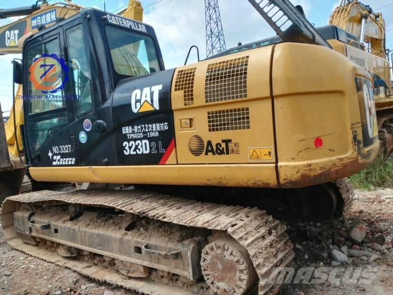 CAT 323 D L Pásová rýpadla