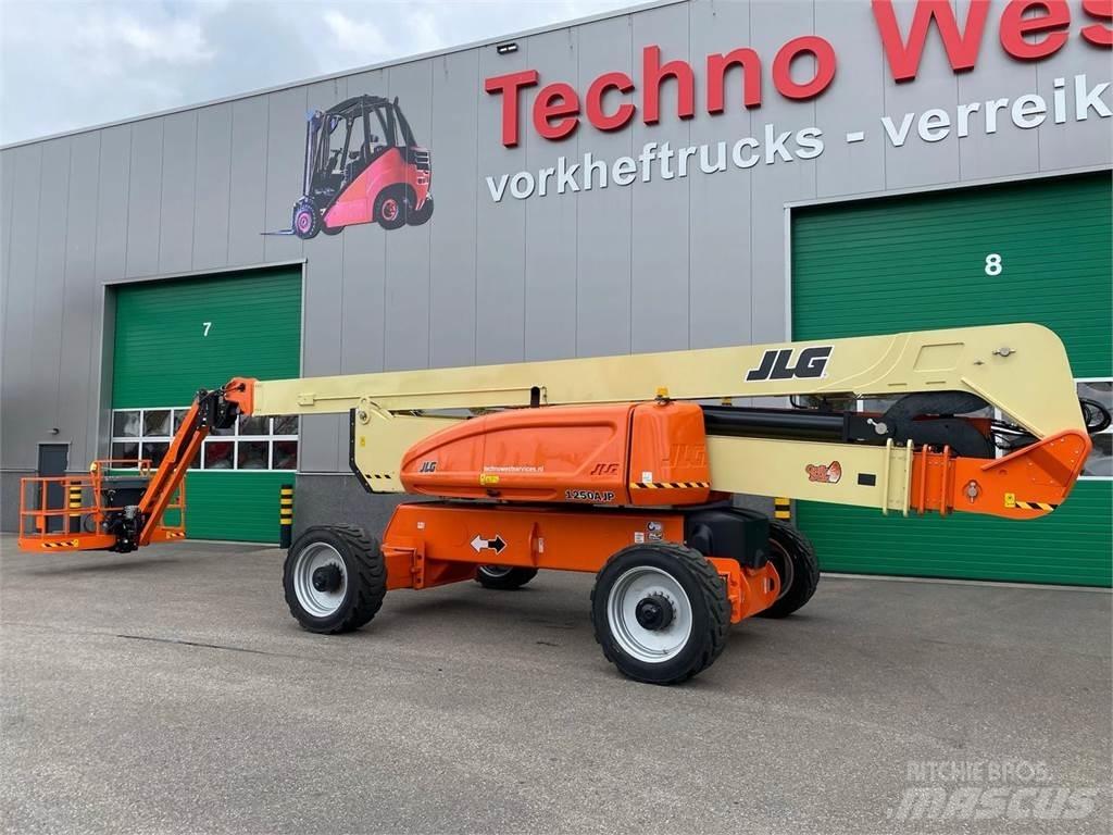 JLG 1250AJP Kloubové plošiny