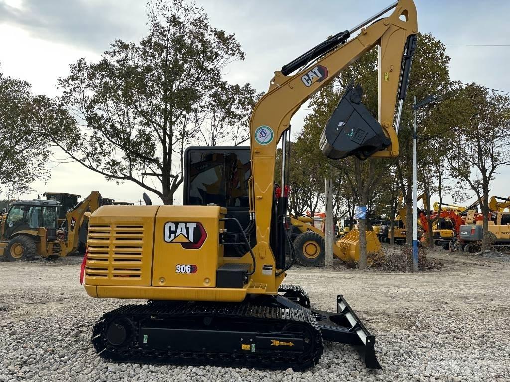 CAT 306E Mini rýpadla < 7t