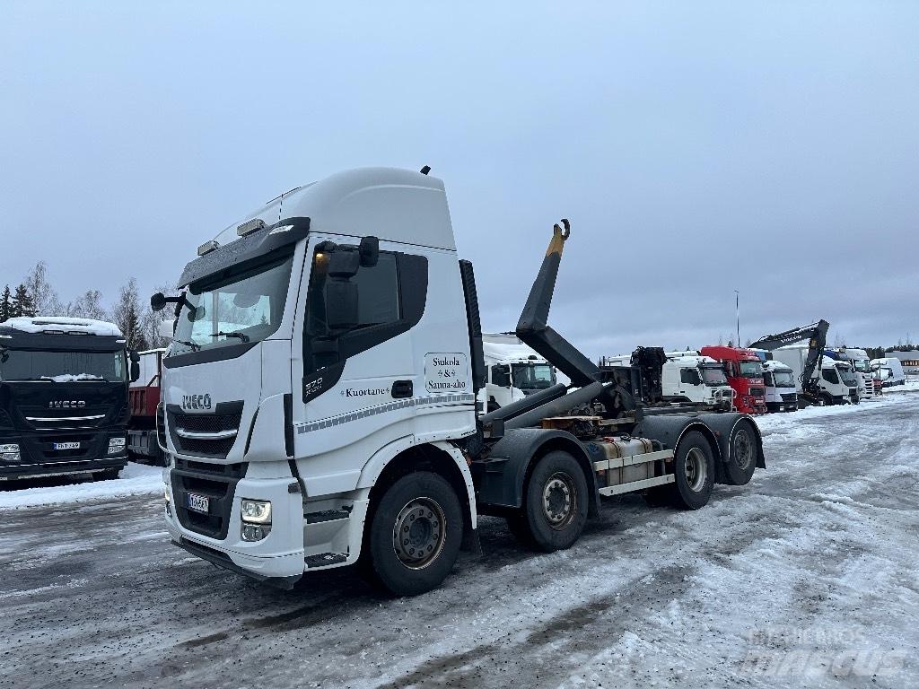 Iveco X-Way 560 8x2 Hákový nosič kontejnerů