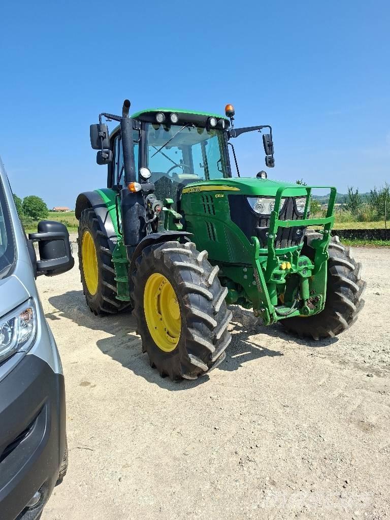 John Deere 6110M Traktory