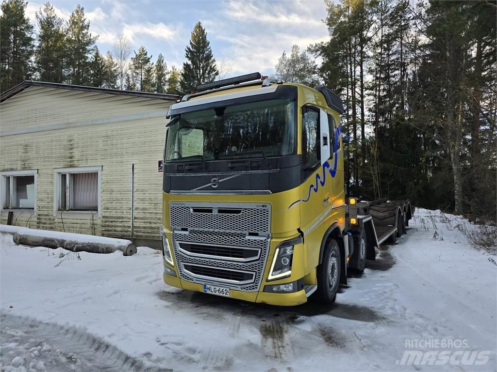 Volvo FH 16 750 Nákladní automobily pro přepravu lesních strojů