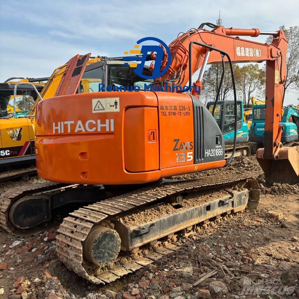 Hitachi ZX 135 US Pásová rýpadla