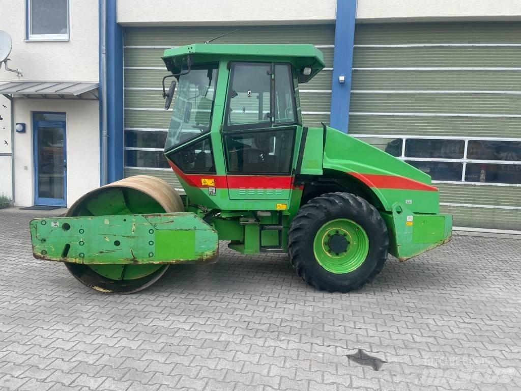 Dynapac CA 152 D Tahačové válce