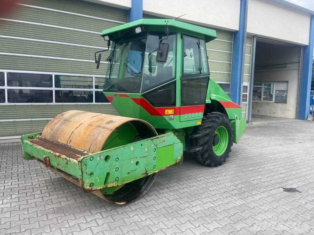 Dynapac CA 152 D Tahačové válce