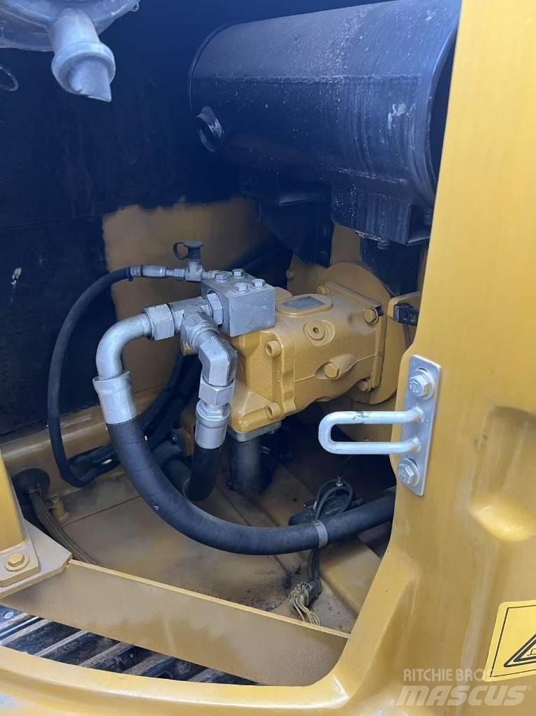 CAT 307 Mini rýpadla < 7t