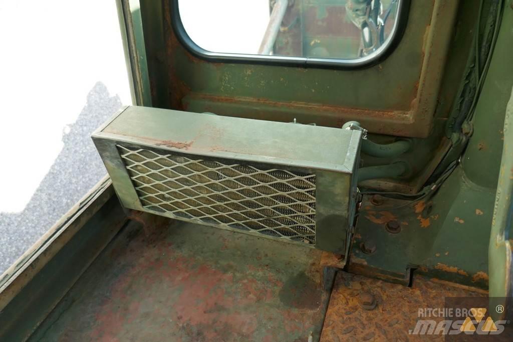 CAT D7G Ex-army Pásové dozery