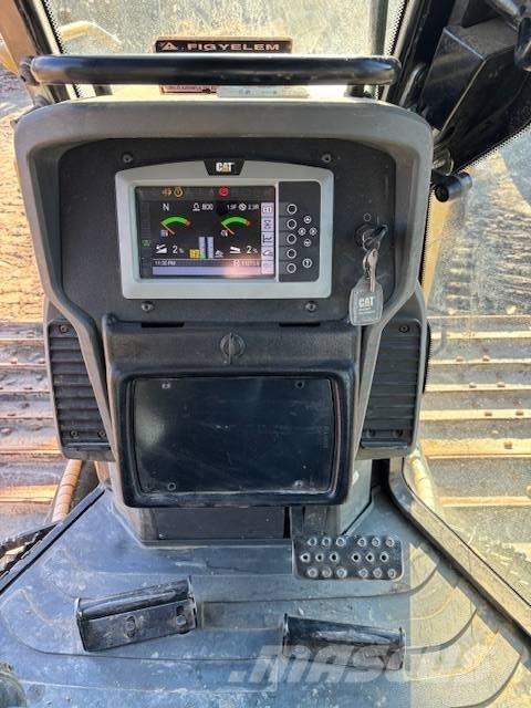 CAT D 6 K 2 LGP Pásové dozery
