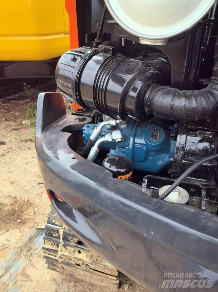 Doosan DX 60 Pásová rýpadla