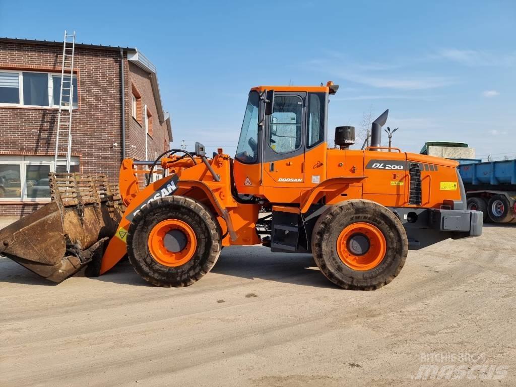 Doosan DL 200 Kolové nakladače
