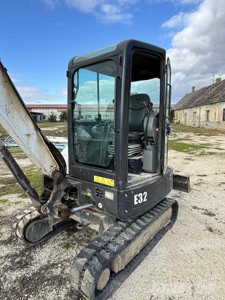 Bobcat E 32 Mini rýpadla < 7t