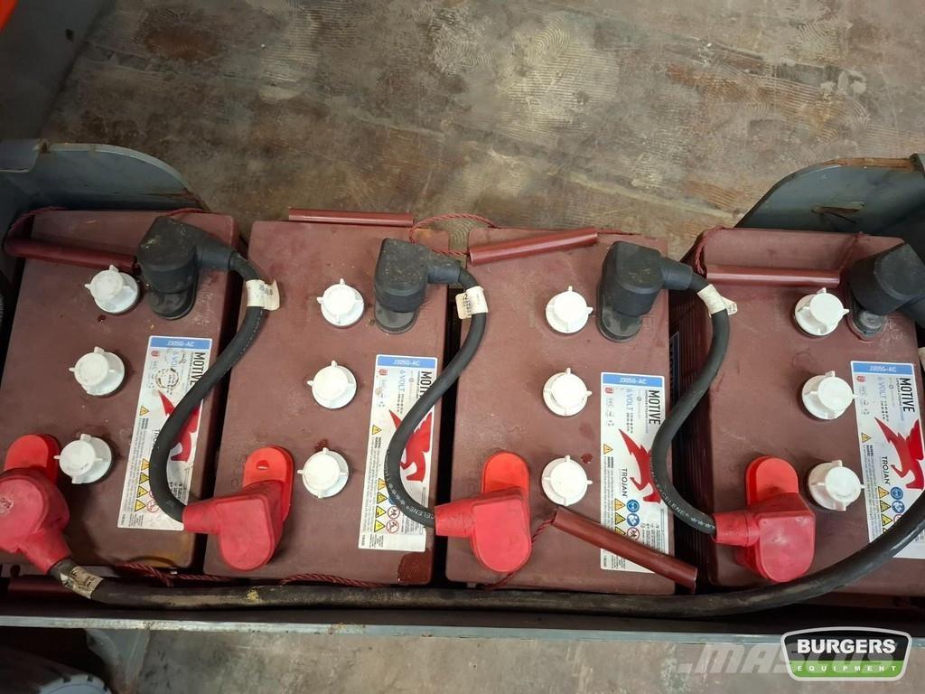 SkyJack SJ30 ARJE Kloubové plošiny