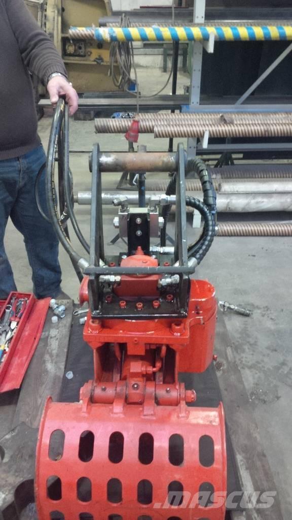 Husqvarna DXR 140 Demoliční rýpadla