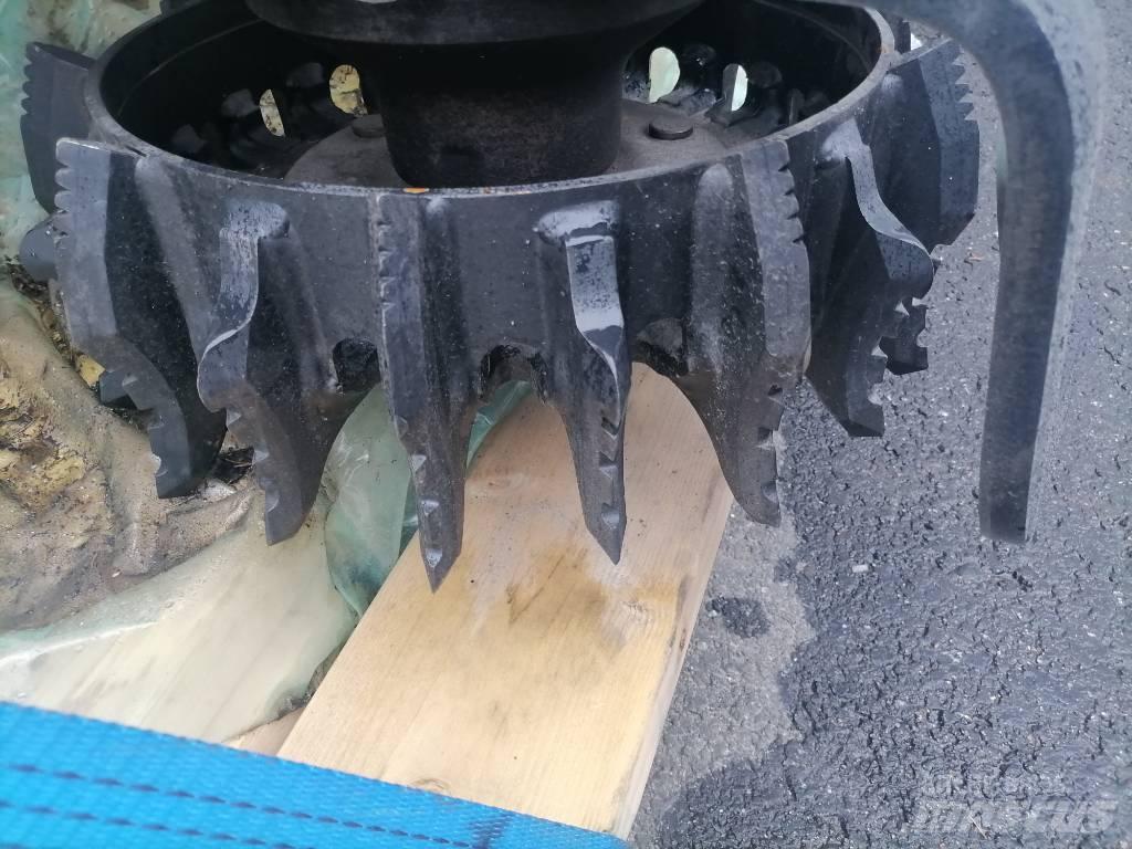 Komatsu C 124 Harvestory