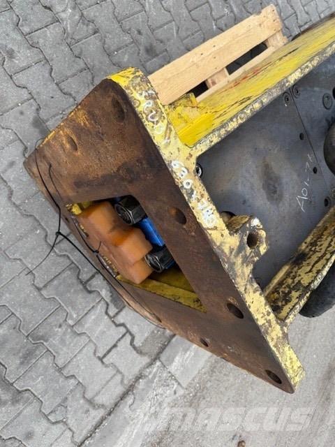 Soosan 121 Breaker Bourací kladiva / Sbíječky