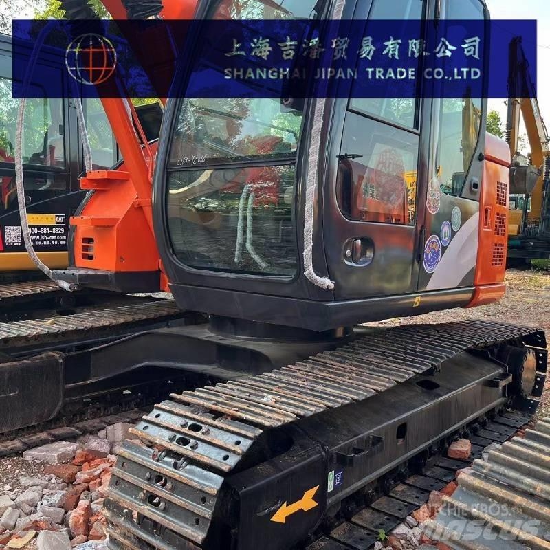 Hitachi ZX 135 Pásová rýpadla