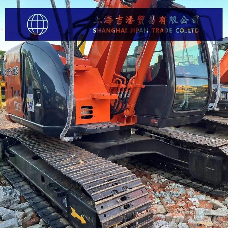 Hitachi ZX 135 Pásová rýpadla