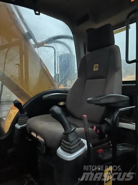 JCB JS 220 LC Pásová rýpadla