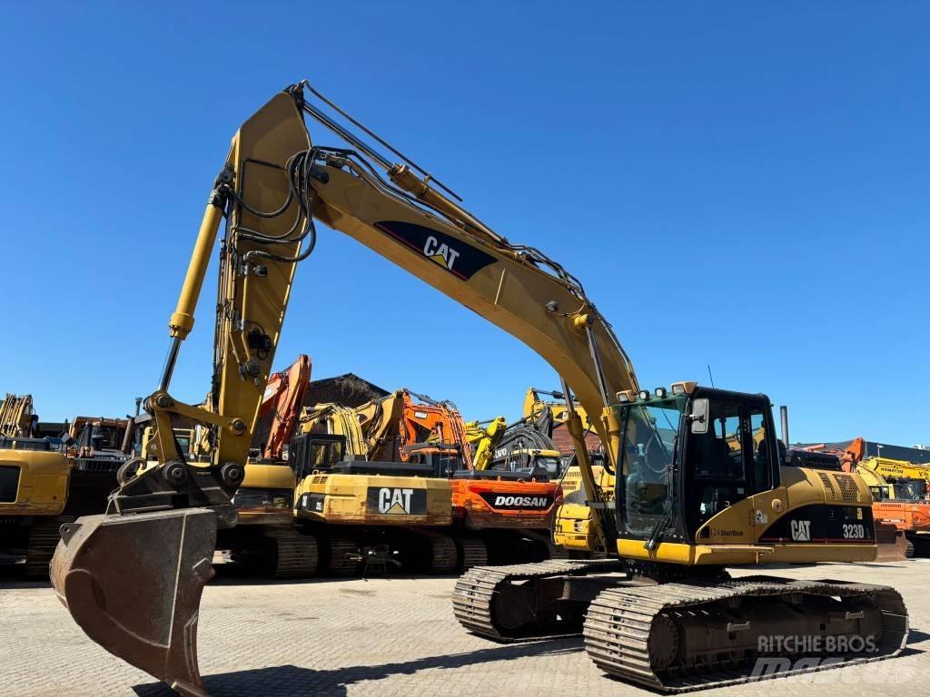 CAT 323 D L Pásová rýpadla