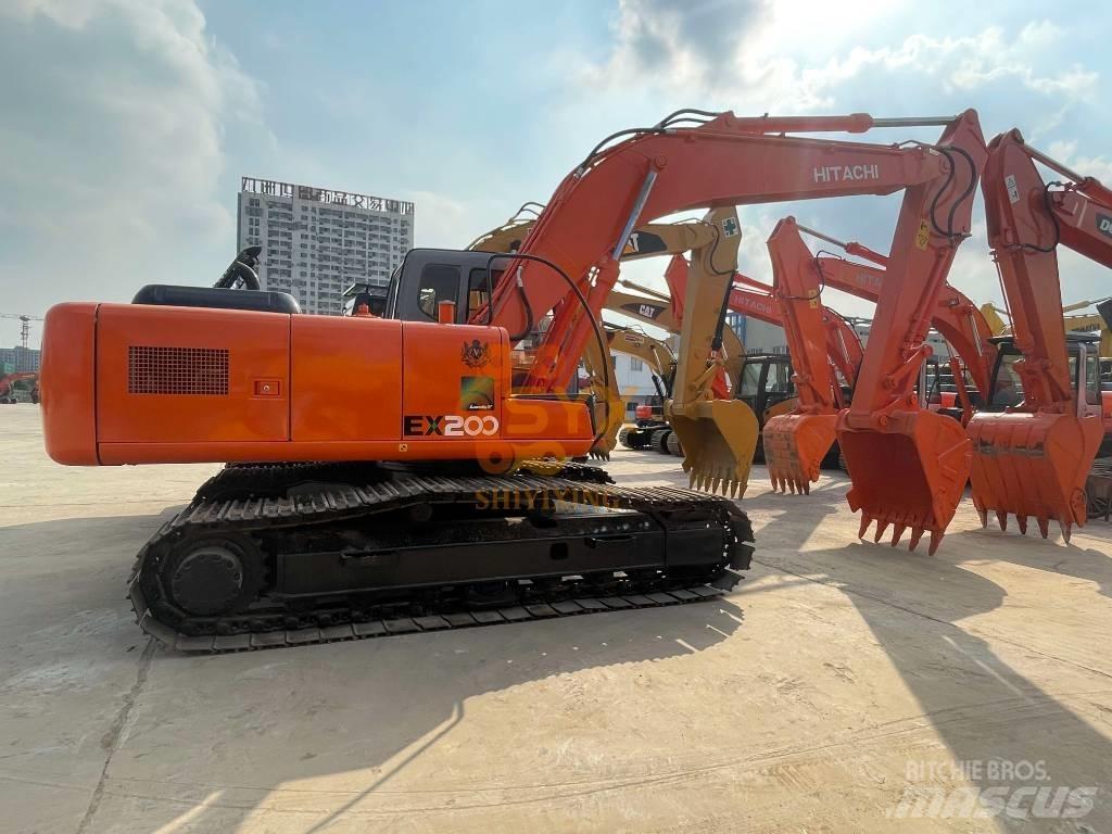 Hitachi EX 200 Pásová rýpadla
