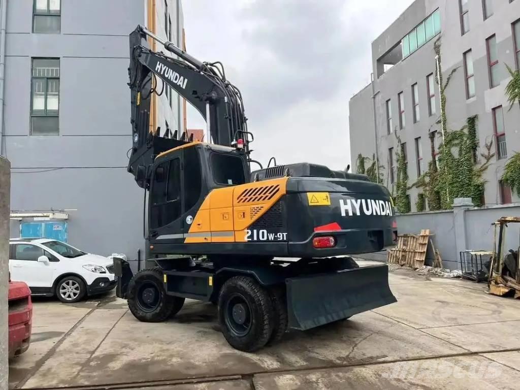 Hyundai R210W-9T Kolová rýpadla