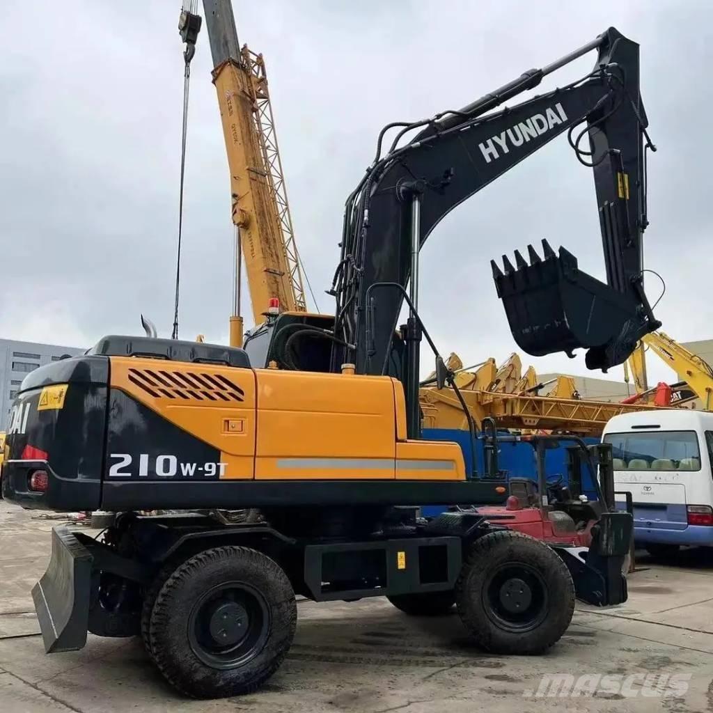 Hyundai R210W-9T Kolová rýpadla