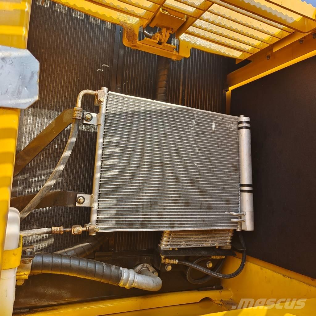 Komatsu PC 200 Pásová rýpadla