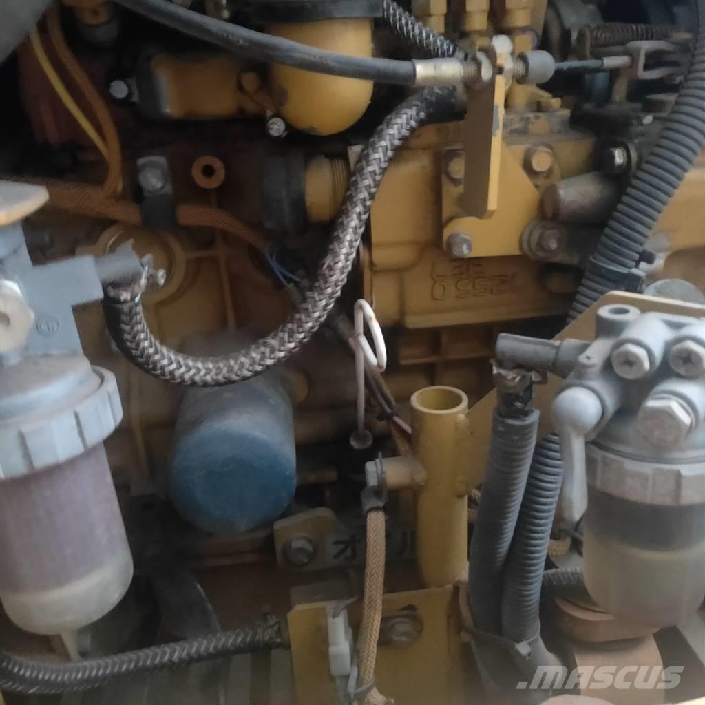 CAT 302CR Mini rýpadla < 7t