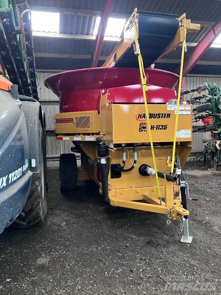 Haybuster H1135 Drtiče a řezače balíků