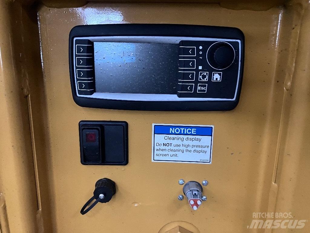 Haybuster H1135 Drtiče a řezače balíků
