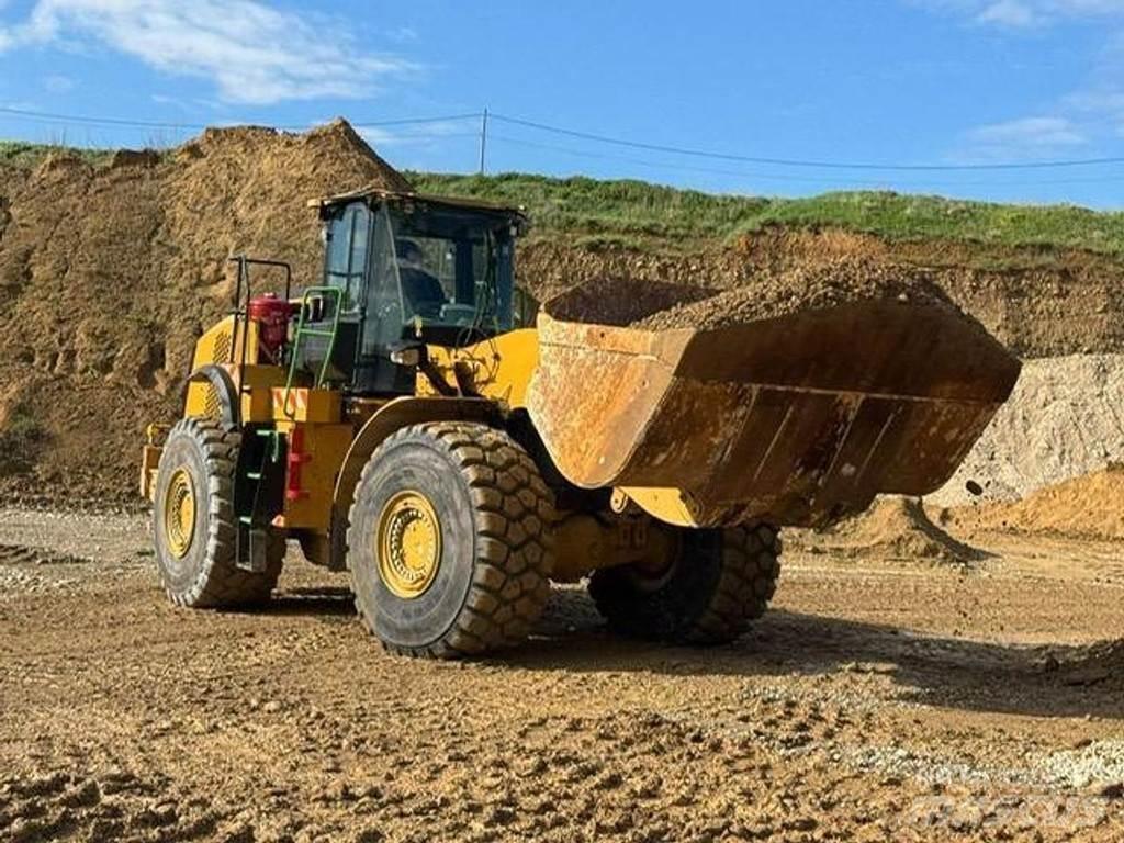 CAT 980M - Kolové nakladače