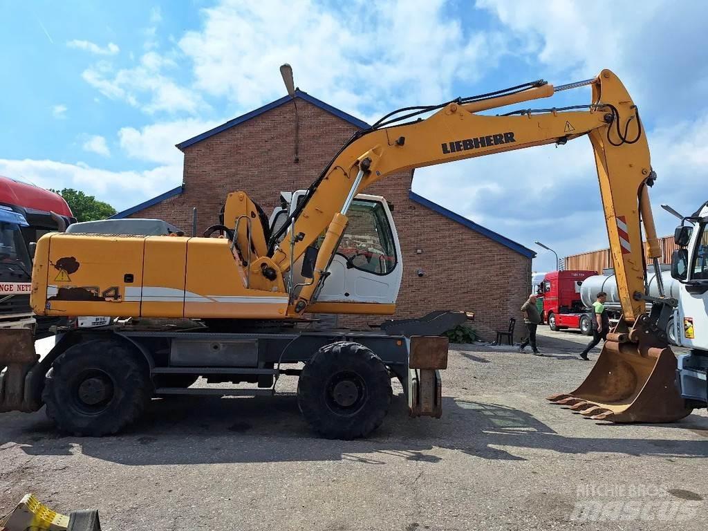 Liebherr A904C Kolová rýpadla