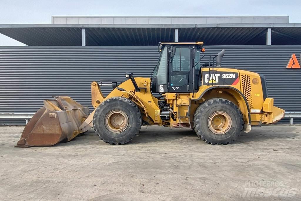 CAT 962M Kolové nakladače
