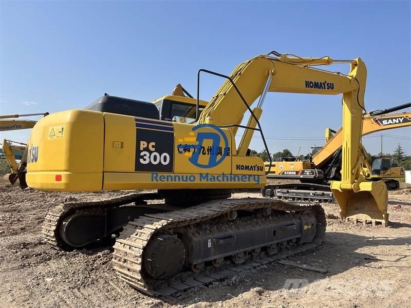 Komatsu PC 300 Pásová rýpadla