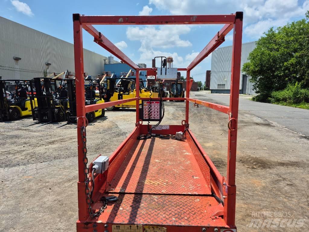 SkyJack SJ 3220 Nůžková zvedací plošina