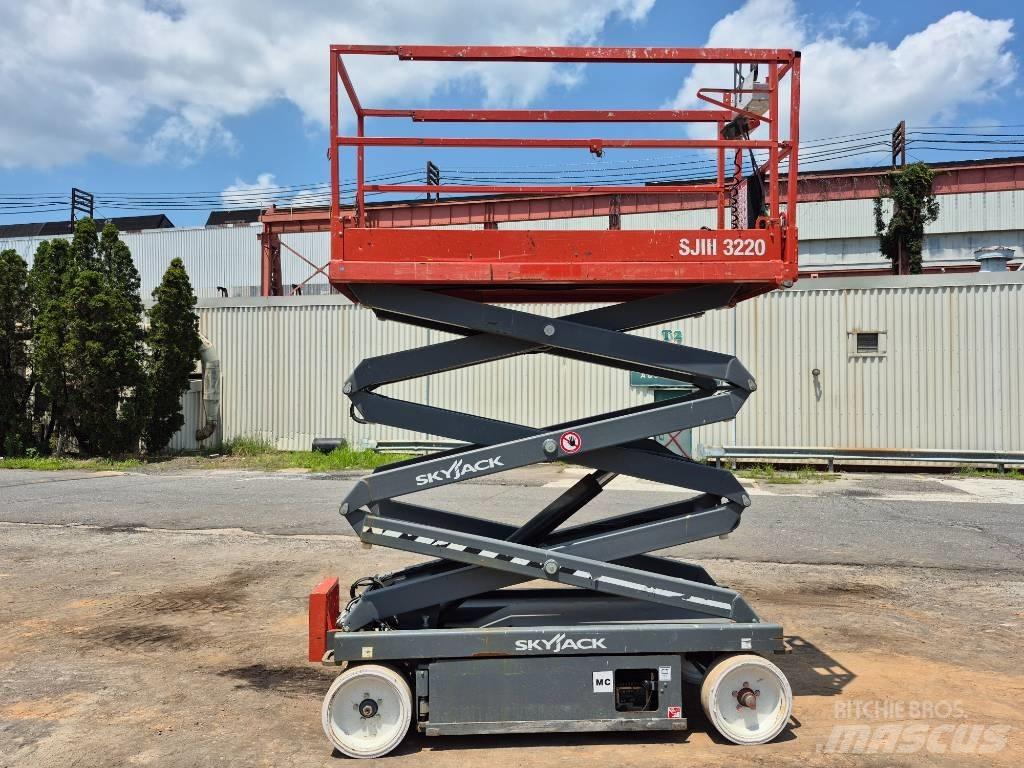 SkyJack SJ 3220 Nůžková zvedací plošina
