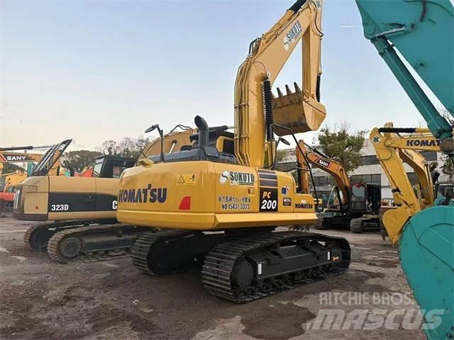 Komatsu PC 200-8 Pásová rýpadla