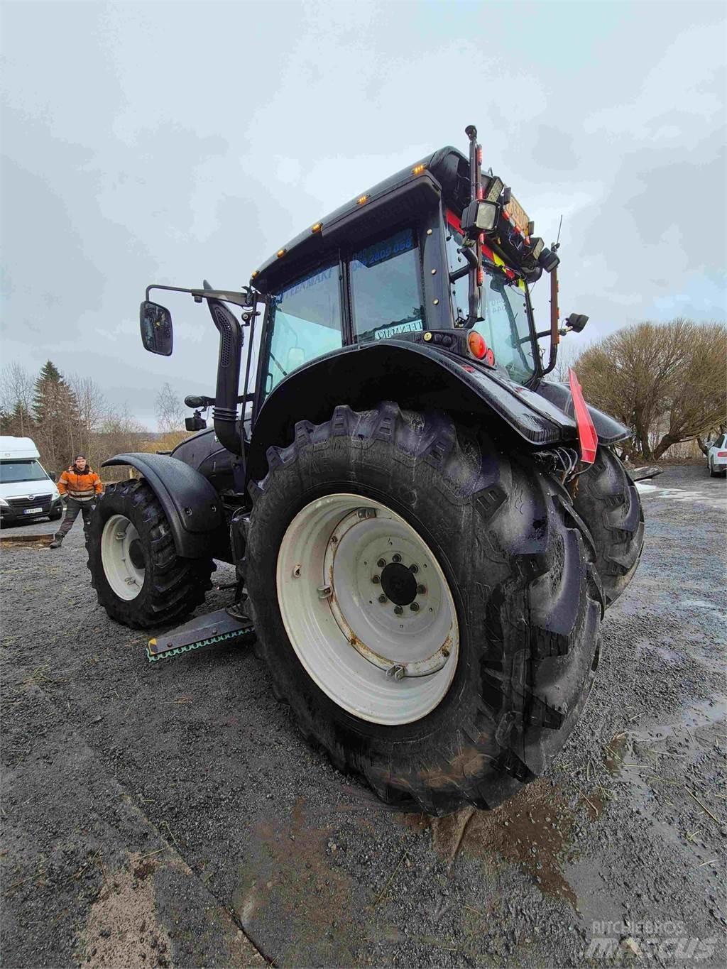 Valtra T191LS Traktory