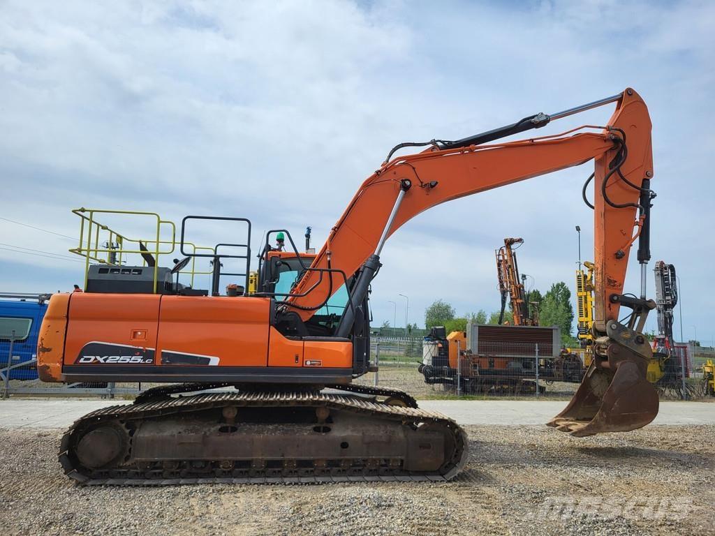 Doosan DX255LC-5 Pásová rýpadla