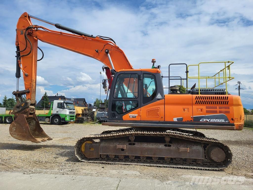 Doosan DX255LC-5 Pásová rýpadla