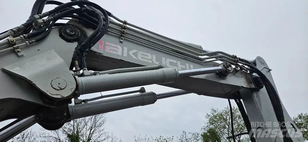 Takeuchi TB 175W Midi rýpadla 7t - 12t
